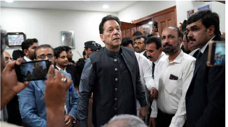 احتجاج میں توڑ پھوڑ: پولیس کا عمران خان کو نامزد مقدمات میں شامل تفتیش کرنے کا فیصلہ