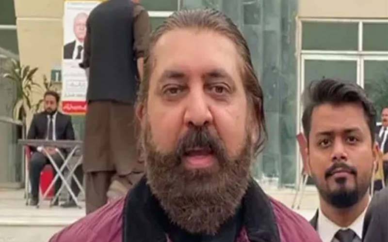 اپنے ارکان کو محفوظ مقام پر منتقل کر دیا ، 2 سینیٹرز حکومت کی کسٹڈی میں ہیں ، شیخ وقاص اکرم