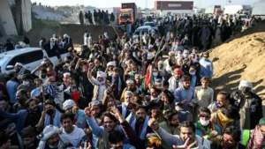 پی ٹی آئی کی "فائنل کال": خیبرپختونخوا کے مقابلے میں پنجاب اور سندھ سے کارکنان کی بڑی تعداد احتجاج میں شامل کیوں نہیں ہوئی؟