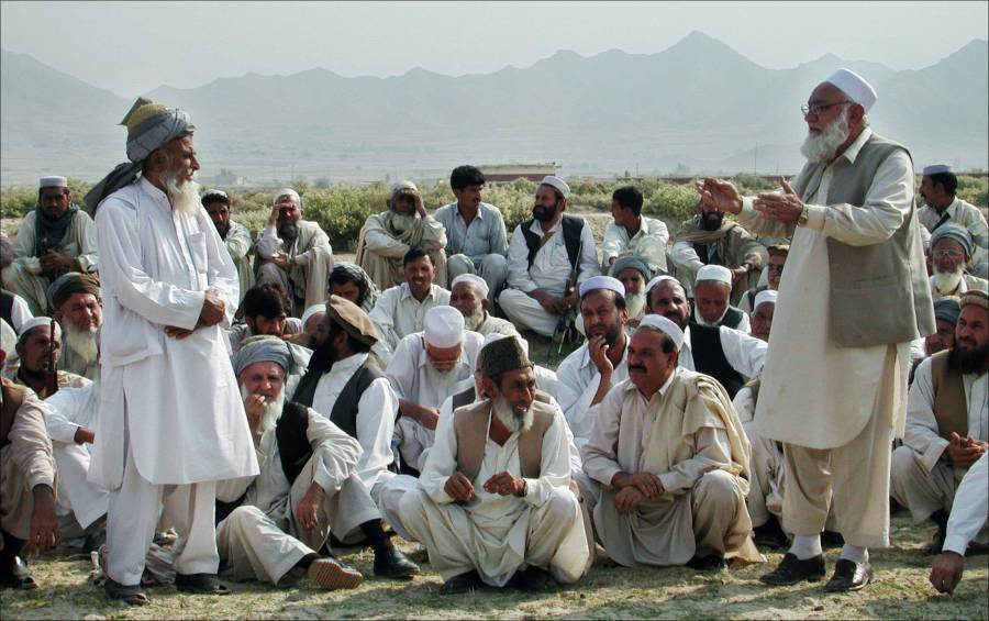 وزیراعلیٰ علی امین گنڈاپور سے کرم کے معاملے پر قائم گرینڈ جرگے کے ممبران کی ملاقات