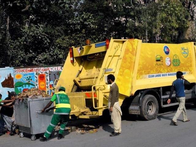 پنجاب میں پی ٹی آئی دور میں سالڈ ویسٹ مینجمنٹ کیلئے 310 گاڑیوں کی خلاف ضابطہ خریداری کا انکشاف