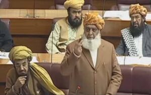 صدر کو دوسرے اعتراض کا آئینی استحقاق حاصل نہیں، ایکٹ بن چکا تو گزٹ نوٹیفکیشن کیوں نہیں ہورہا؟ مولانا فضل الرحمان