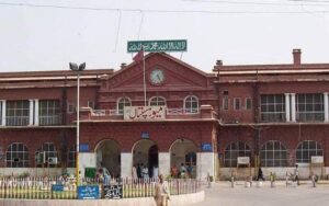 سرکاری ہسپتالوں میں سٹیٹ آف دی آرٹ ریفرل سسٹم نافذ کرنے کا فیصلہ، وزیراعلیٰ مریم نوازنے جامع پلان طلب کر لیا