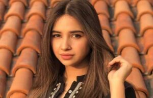 کسی کے میسجز پڑھ کر سیٹ ہونے والی نہیں ہوں، سبینا فاروق کھل کر بول پڑیں