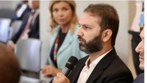 نجکاری کیلئے پی آئی اے،سٹیٹ لائف انشورنس سمیت 10 اداروں کی فہرست فائنل