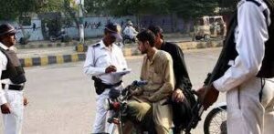 کراچی: ٹریفک قوانین کی خلاف ورزیاں، سزائیں اور بھاری جرمانوں کی تجاویز سامنے آگئیں