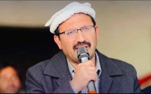 پی ٹی آئی میں ایک نہیں بہت دھڑے ہیں، جنید اکبر کا اعتراف
