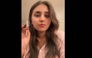 نازیبا ویڈیو لیک سے تنازعات کا شکار مناہل ملک کا گلوکار عمیر ملک پر گانے میں ذاتی ویڈیو شامل کرنے کا الزام، دھمکی بھی دیدی