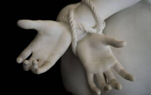 70 سالہ بزرگ کو اغواء کر کے ایک کروڑ، دوراڈو گھڑیاں، دو آئی فون تاوان طلب کر لیا گیا