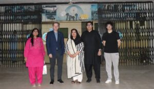 کینیڈین ہائی کمیشن کے مشیر اور سربراہ میڈیا و ثقافت کا جامعہ پنجاب کے شعبہ ڈیجیٹل میڈیا کا دورہ