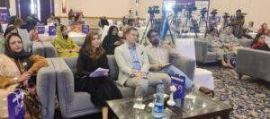 پنجاب ویمن پروٹیکشن اتھارٹی ہیلپ لائن خواتین کے لیے محفوظ سہارا ہے، حنا پرویز بٹ