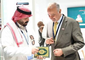 ابوظہبی بین الاقوامی کتاب میلہ 2025 میں پاکستان کے ادبی ورثے کا جشن، پاکستان پویلین کا افتتاح سفیر پاکستان نے کیا