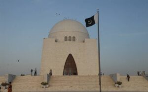 کراچی میں موسم گرم اور مرطوب، پارہ 36 ڈگری تک جانے کا امکان