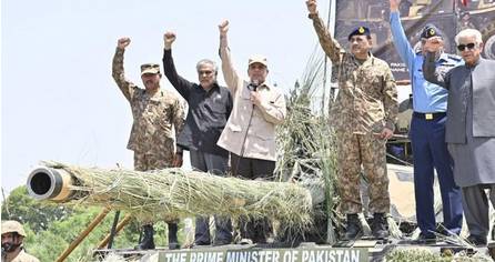 وزیراعظم شہباز شریف کا آپریشن بنیان مرصوص کی فرنٹ لائنز کا دورہ