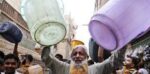 کراچی: پانی اور بجلی کی کمی سے عوام سڑکوں پر آ گئے، ٹینکر آپریٹرز کے خلاف تحقیقات شروع