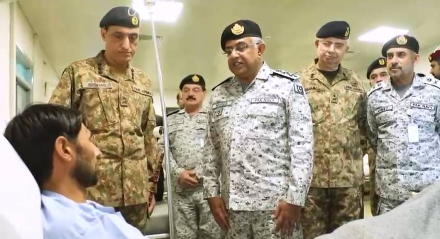سربراہ پاک بحریہ ایڈمرل نوید اشرف کا سی ایم ایچ راولپنڈی کا دورہ