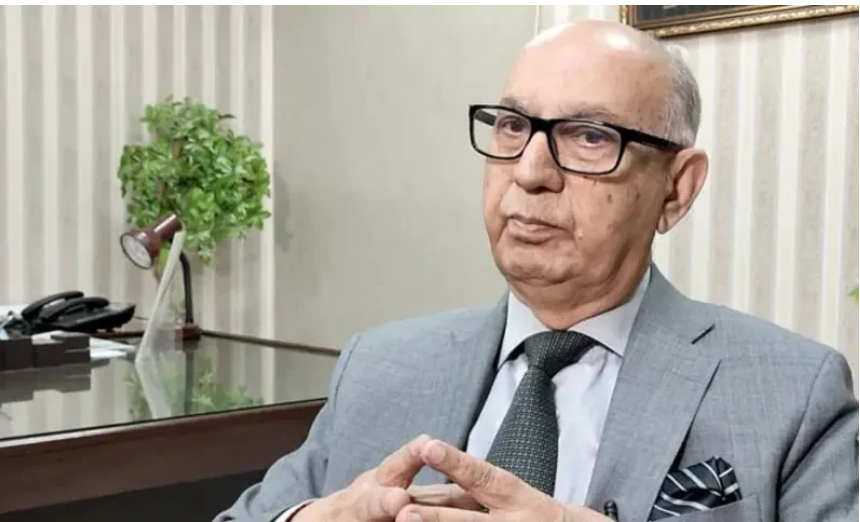 بانی پی ٹی آئی کی عسکری عہدیدار سے ملاقات اور ’’سیاسی سیز فائر ‘‘ کے حوالے سے سینیٹر عرفان صدیقی کا مؤقف بھی آ گیا