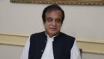خان صاحب باہر آ گئے تو حکومت ایک گھنٹہ بھی نہیں چل سکے گی، شبلی فراز