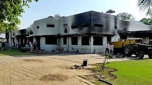 جناح ہاؤس حملہ کیس میں پی ٹی آئی کے 254 رہنماؤں اور کارکنوں پر فرد جرم عائد