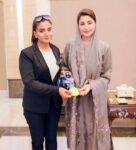 وزیراعلیٰ سے ایتھلیٹ مونا خان کی ملاقات، پنجاب حکومت خواتین کھلاڑیوں کو آگے بڑھنے کے مساوی مواقع فراہم کررہی ہے:مریم نواز
