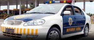 موٹر وے پولیس نے 2 کمسن گمشدہ بھائیوں کو والدین کے حوالے کردیا