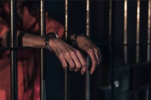قتل اور زیادتی کے جرم میں قید سابق پولیس چیف امریکی جیل سے فرار