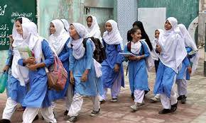 سندھ: سکولوں میں ٹوپی اجرک کا تحفہ اور بچوں کو استقبال کیلئے کھڑا کرنے پر پابندی عائد