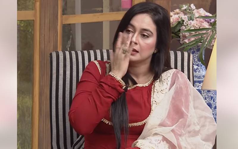 اینکر عائشہ جہانزیب سے متعلق یوٹیوب چینل پر نازیبا الفاظ، ملزم حسیب سجاد خان کی عبوری ضمانت خارج