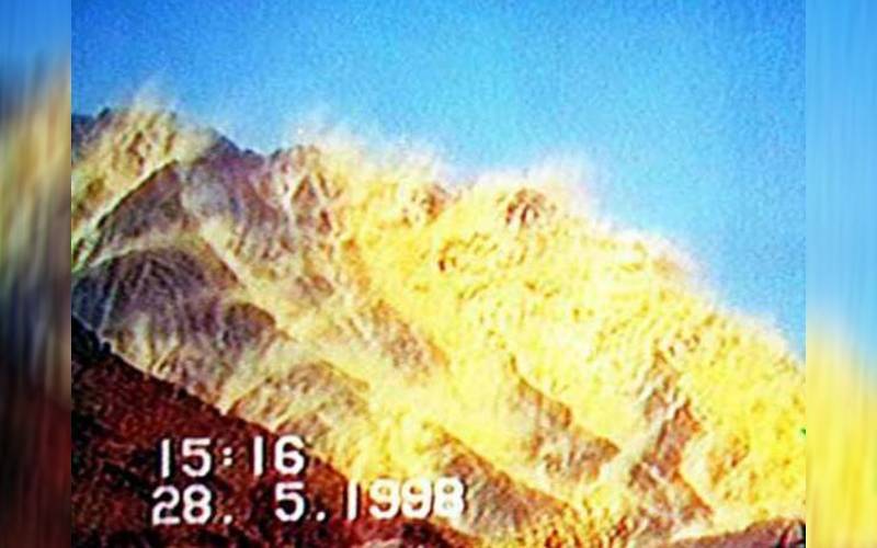 پاکستان کو ایٹمی طاقت بنے 27 برس مکمل، یومِ تکبیر پر آج ملک بھر میں عام تعطیل