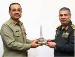 فیلڈ مارشل کی آذربائیجان کے وزیرِ دفاع سے ملاقات، دفاعی تعلقات مزید مستحکم کرنے کے عزم کا اعادہ