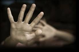 کراچی: سفاک شخص کا اپنی 2 کم عمر سوتیلی بیٹیوں پر بدترین تشدد