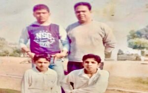یہ بچہ ہو کر کبھی آپ کی کپتانی میں نہیں کھیلا، اور آپ اس بچے کی کپتانی میں کھیلے ہیں،، اعظم صدیقی نے بابر اعظم اور کامران اکمل کی پرانی تصویر شئیر کردی