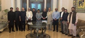 وزیر مملکت حذیفہ رحمان کا سینئر ایڈیٹرز اور تجزیہ نگاروں کے اعزاز میں ظہرانہ
