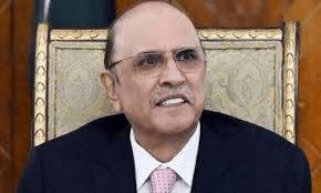 صدر زرداری کو علاج کے لیے دبئی جانے سے کیوں روکا گیا تھا؟ فرحت اللہ بابر کی کتاب میں انکشافات