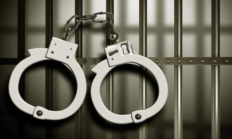 کراچی، فرار قیدی کی والدہ مثال بن گئیں، بیٹے کو خود واپس جیل پہنچا دیا