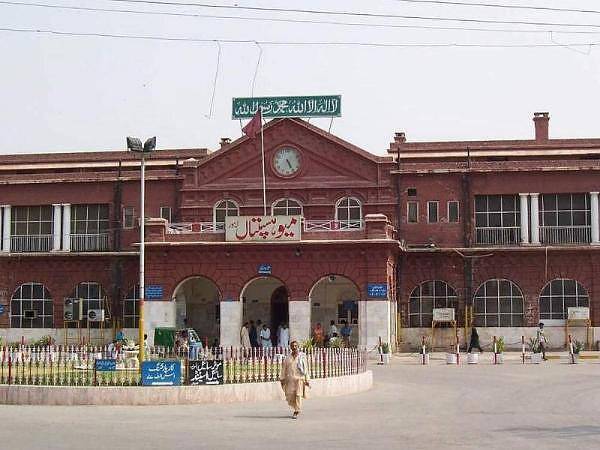 میو ہسپتال کی او پی ڈی میں شارٹ سرکٹ کے باعث آگ لگ گئی