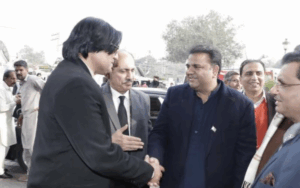 سابق وفاقی وزیر فواد چودھری کے بیرون ملک جانے پر پابندی ختم