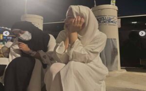 ہانیہ عامر نے حج کی سعادت حاصل کرلی، تصاویر وائرل