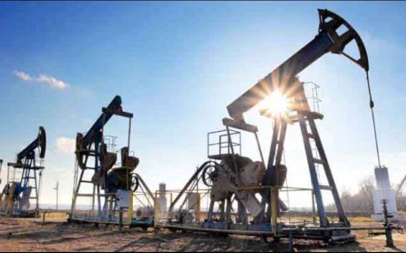 اسرائیل کے ایران پر حملے کے بعد عالمی منڈی میں تیل کی قیمتیں آسمان چھونے لگیں
