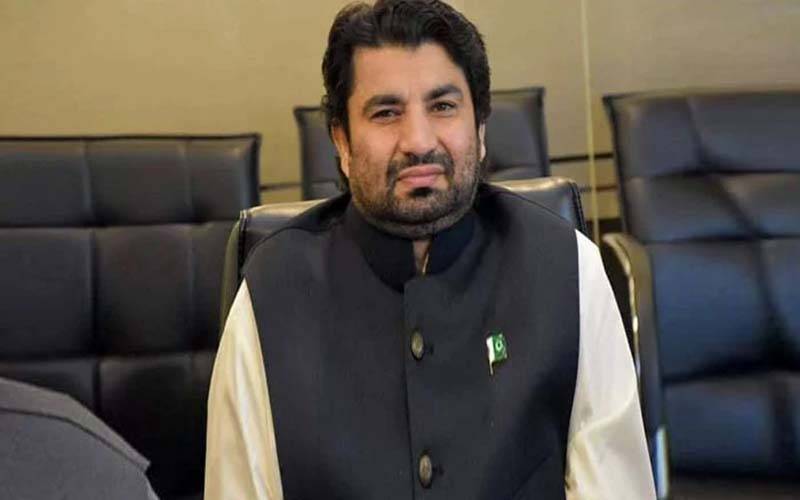 پاکستانی صحافی نے ڈونلڈ ٹرمپ کو قاسم سوری کی شکایت لگا دی