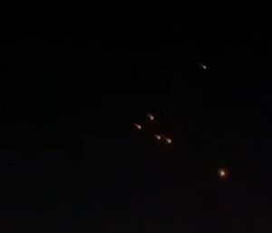 ایران کا جوابی حملہ شروع، کئی میزائل داغ دیے، اسرائیل کا ملٹری ہیڈ کوارٹر نشانہ بننے کی اطلاعات