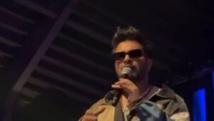 عاصم اظہر کنسرٹ کے دوران مداحوں کے کس لڑکی کے نام کے نعرے لگانے کی کہانی