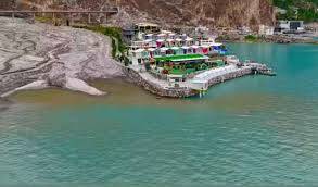 ہنزہ: جھیل میں سیوریج پانی چھوڑنے والے ہوٹل کا ایک حصہ سیل کر دیا گیا، سیاح کا اظہارِ تشکر