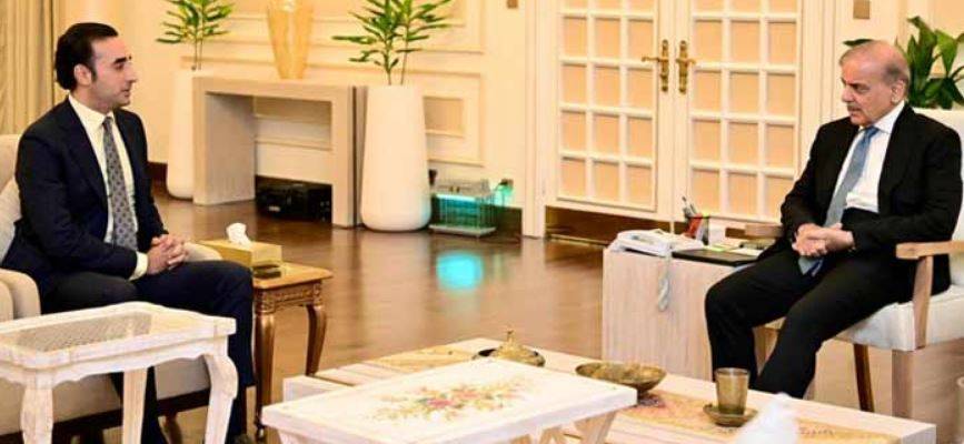 وزیراعظم سے بلاول بھٹو زرداری کی ملاقات، امریکہ اور یورپ میں ملاقاتوں پر بریفنگ