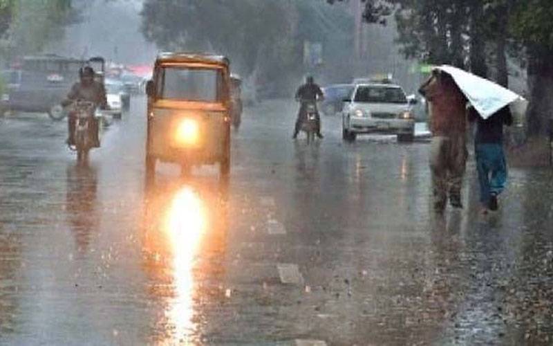 مون سون نے رنگ جما دیا، لاہور سمیت پنجاب کے کئی شہروں میں بارش