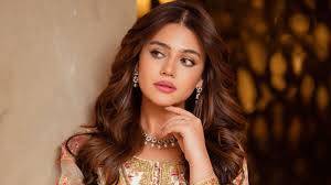 پنجابی کو صحیح سے نہیں جانتی، صرف گالیاں آتی ہیں، زارا نور عباس