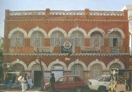 حیدرآباد: گلی میں کھیلنے سے منع کرنے پر 7 سالہ بچہ شکایت لیکر تھانے پہنچ گیا