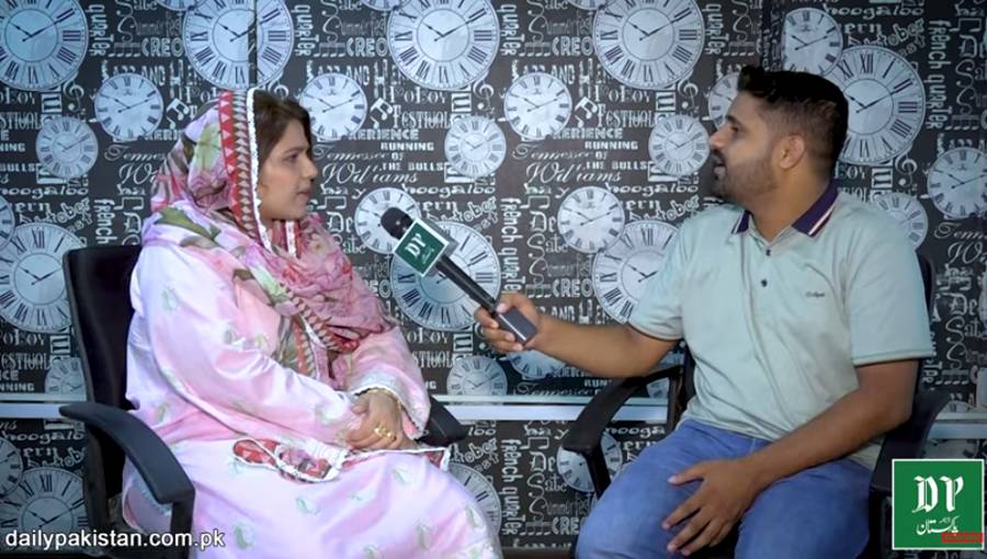 اگر آپ جیسی بیوی ہو تو شوہر کو کام کرنے کی کیا ضرورت ہے، وہ بس میرے آگے پیچھے پھرتا ہے، ٹک ٹاکر زین جٹی کی دلچسپ باتیں