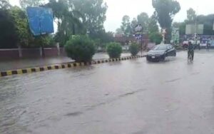 ملک بھر میں طوفانی بارشیں، حادثات میں 5 افراد جاں بحق