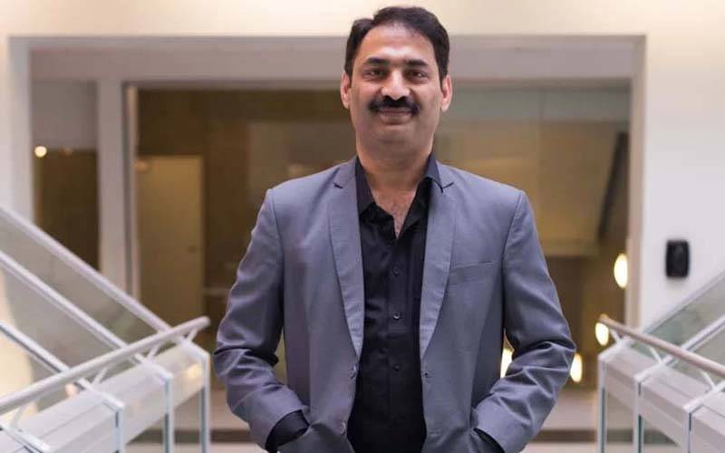 لورالائی واقعہ، احمد نورانی کی فواد چوہدری پر تنقید، صارف نے صحافی کو آڑے ہاتھوں لے لیا